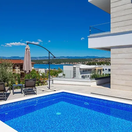 Luxurious In Daire Malinska