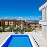 Apartment Luxurious In