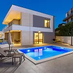 Apartment Luxurious In Malinska