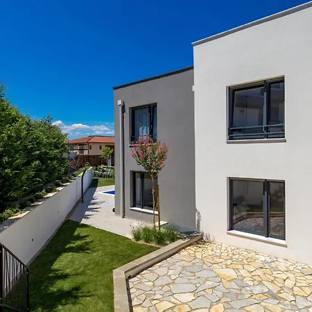 Apartment Luxurious In Malinska