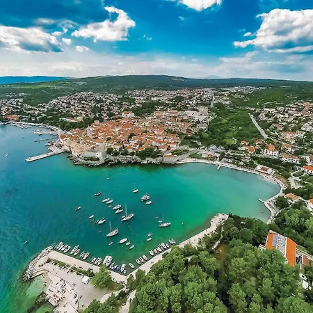 Luxurious In Apartamento Malinska