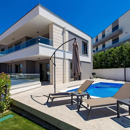 Luxurious In